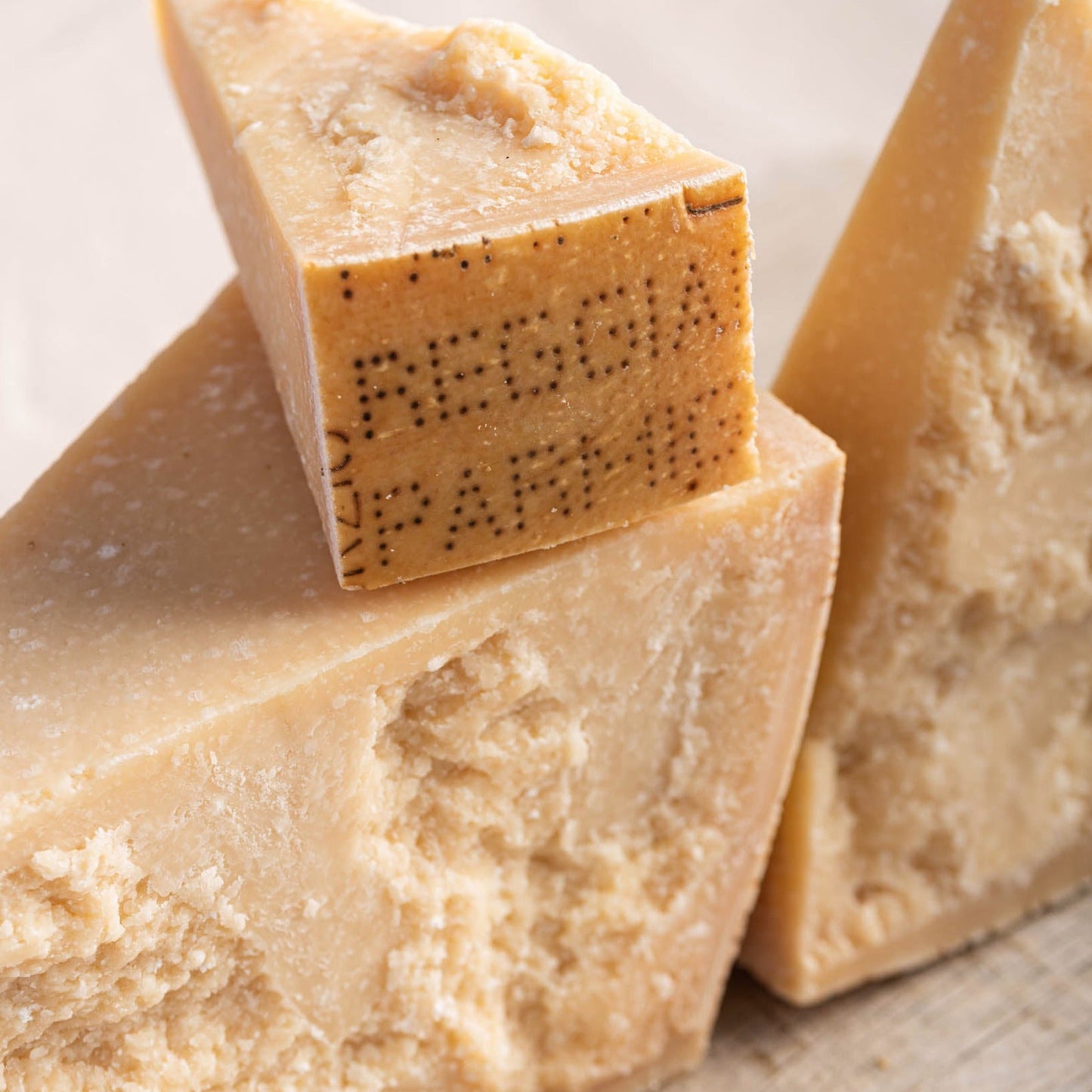 Parmigiano Reggiano Parmesan Cheese – Premium Italian Cheese, Aged & Full-Flavour